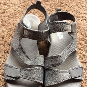 Sketchers sandals
